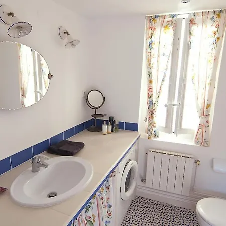 Provencal Charm Comfortable Vacation Holiday home Avignon